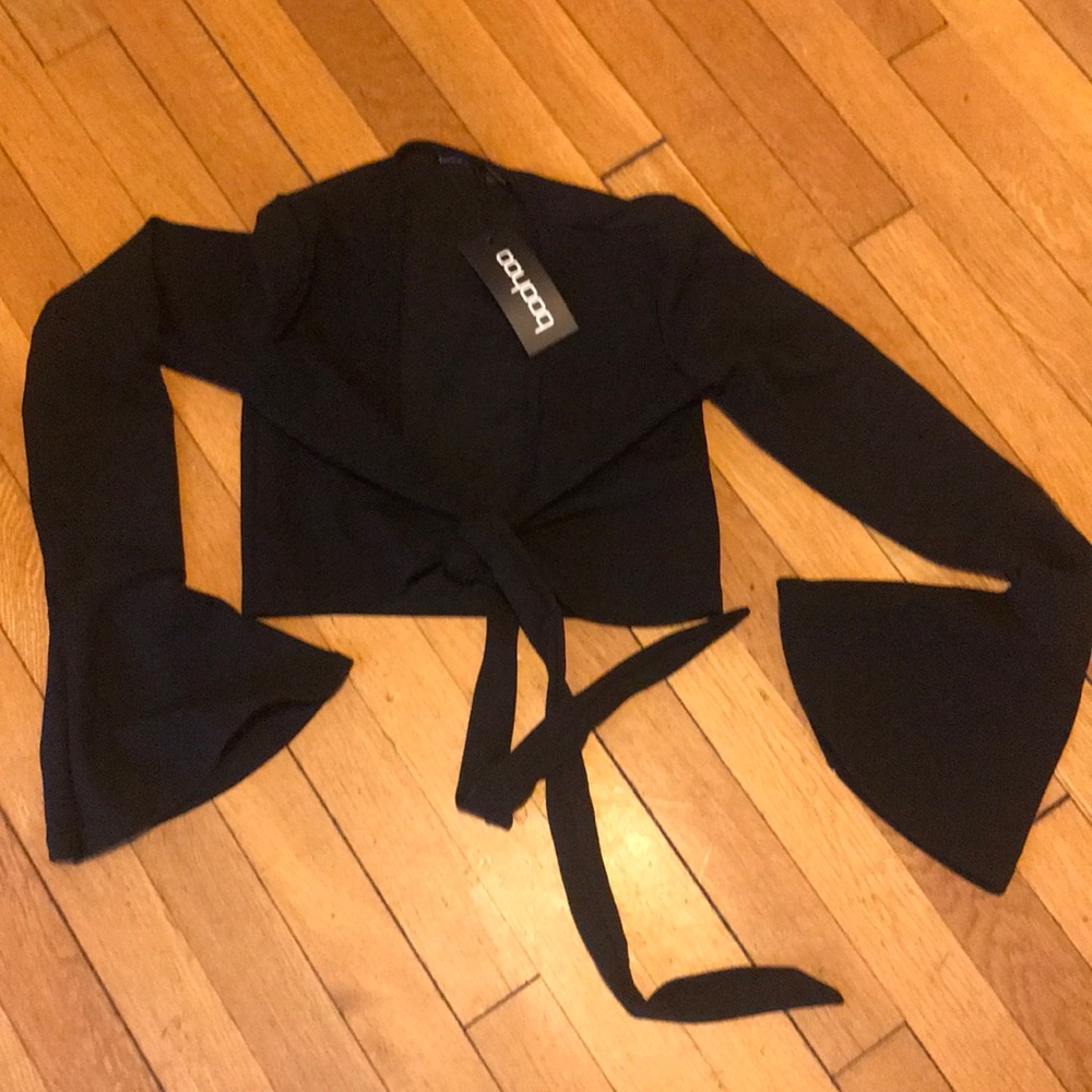 Black long sleeve front tie crop blouse